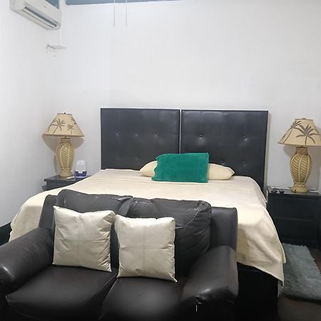 Hotel Garcias Suites, Linares Zewnętrze zdjęcie