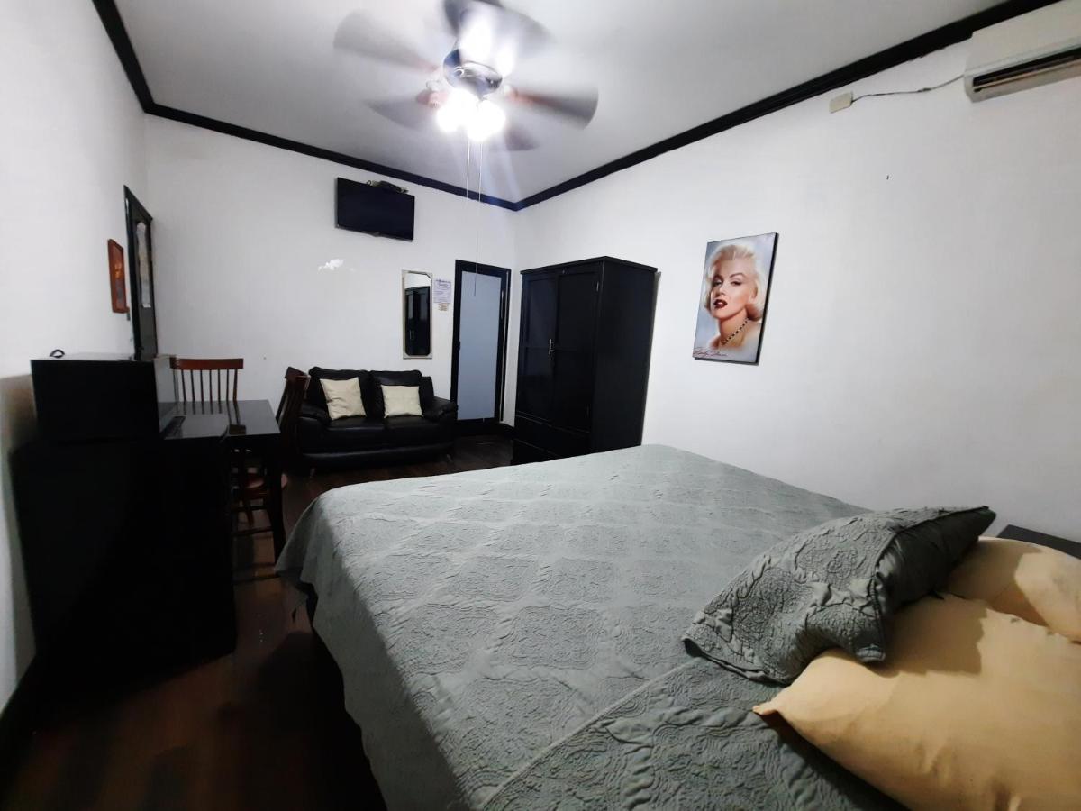 Hotel Garcias Suites, Linares Zewnętrze zdjęcie