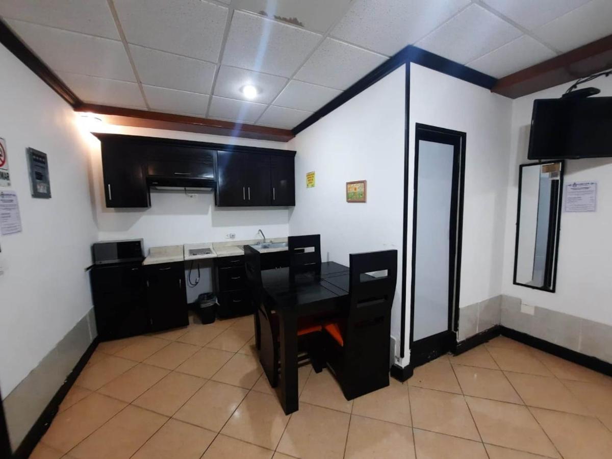 Hotel Garcias Suites, Linares Zewnętrze zdjęcie